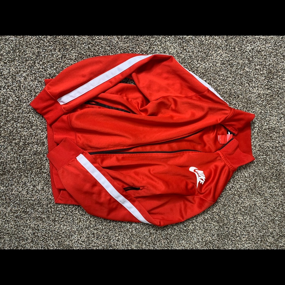 Nike pull over